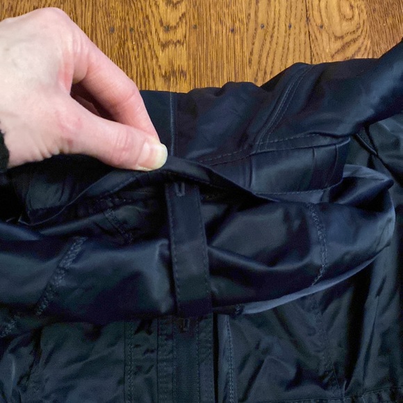 NWOT WHBM Navy Blue Button Up Button Cuff Button Hood Lightweight Rain Jacket - Picture 9 of 15